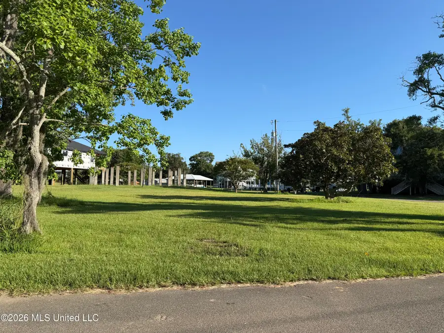 10058 E Shorecrest Road, Biloxi, MS 39532 - #2