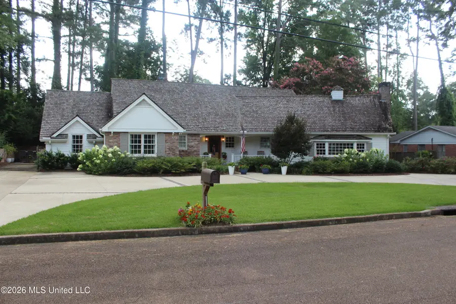 415 Perkins Drive, Brookhaven, MS 39601 - #3