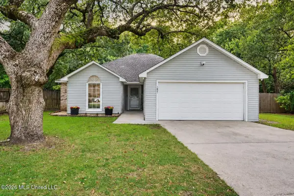 1821 Burnt Oak Drive, Ocean Springs, MS 39564