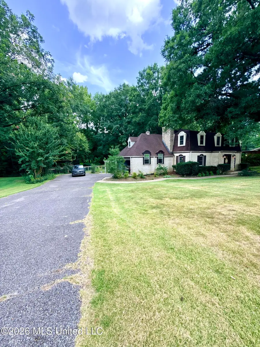109 Brookside Drive, Senatobia, MS 38668 - #2