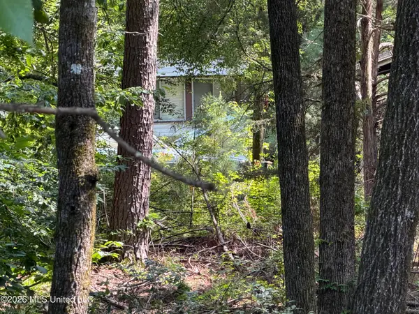4555 Sardis Lake Drive, Batesville, MS 38606