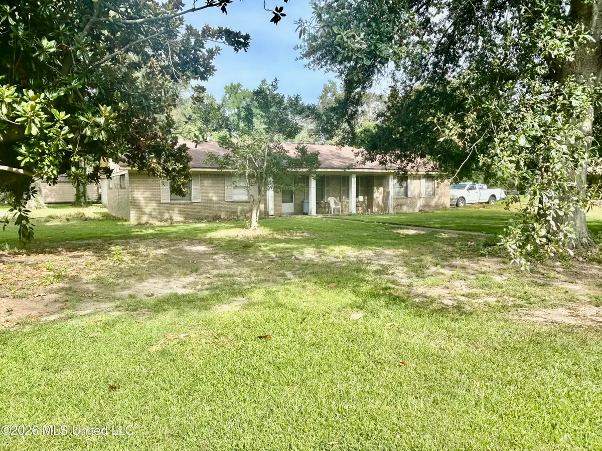27 Sunset Circle, Greenwood, MS 38930 - #1