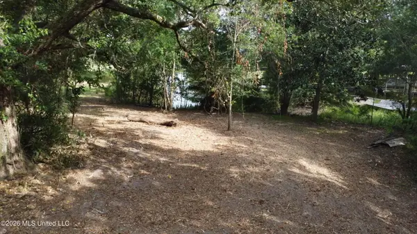 839 Graveline Road, Gautier, MS 39553