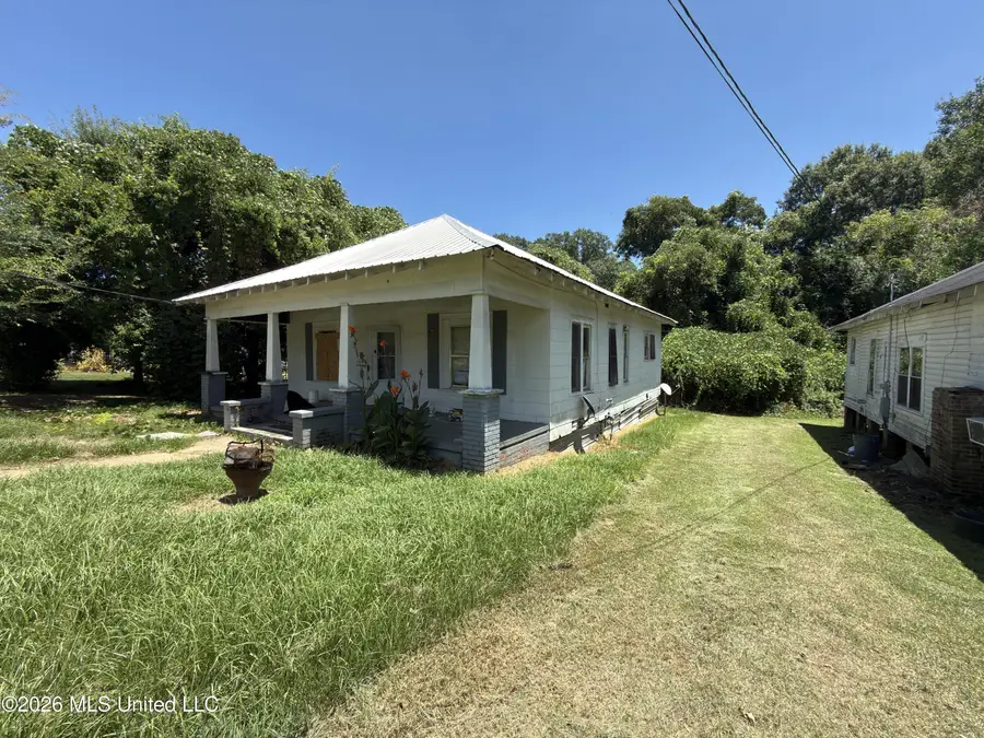 406 Elmwood Street, McComb, MS 39648 - #2