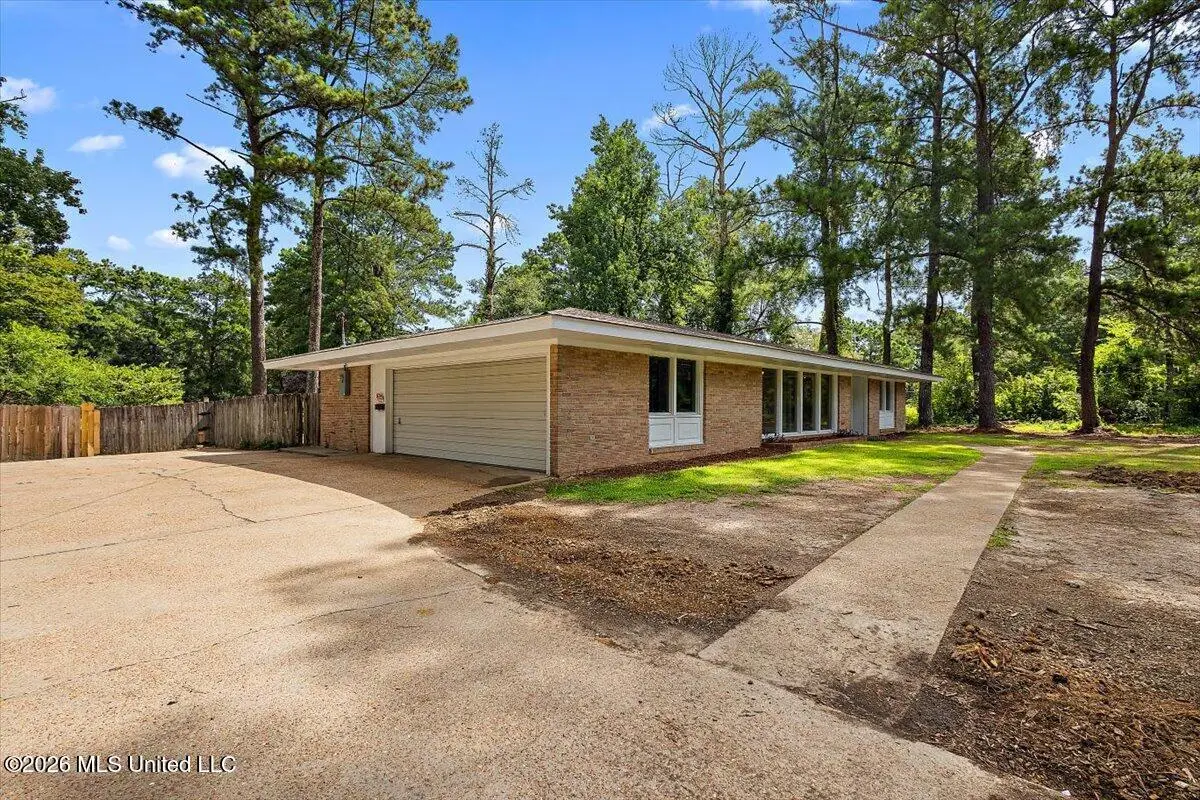 640 Briarwood Drive, Jackson, MS 39211 - #1