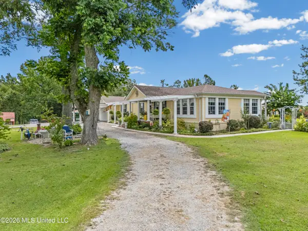 1070 King Road, Enid, MS 38927
