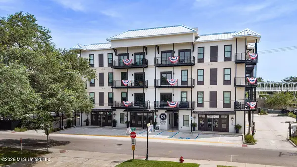 124 Court Street, Bay Saint Louis, MS 39520