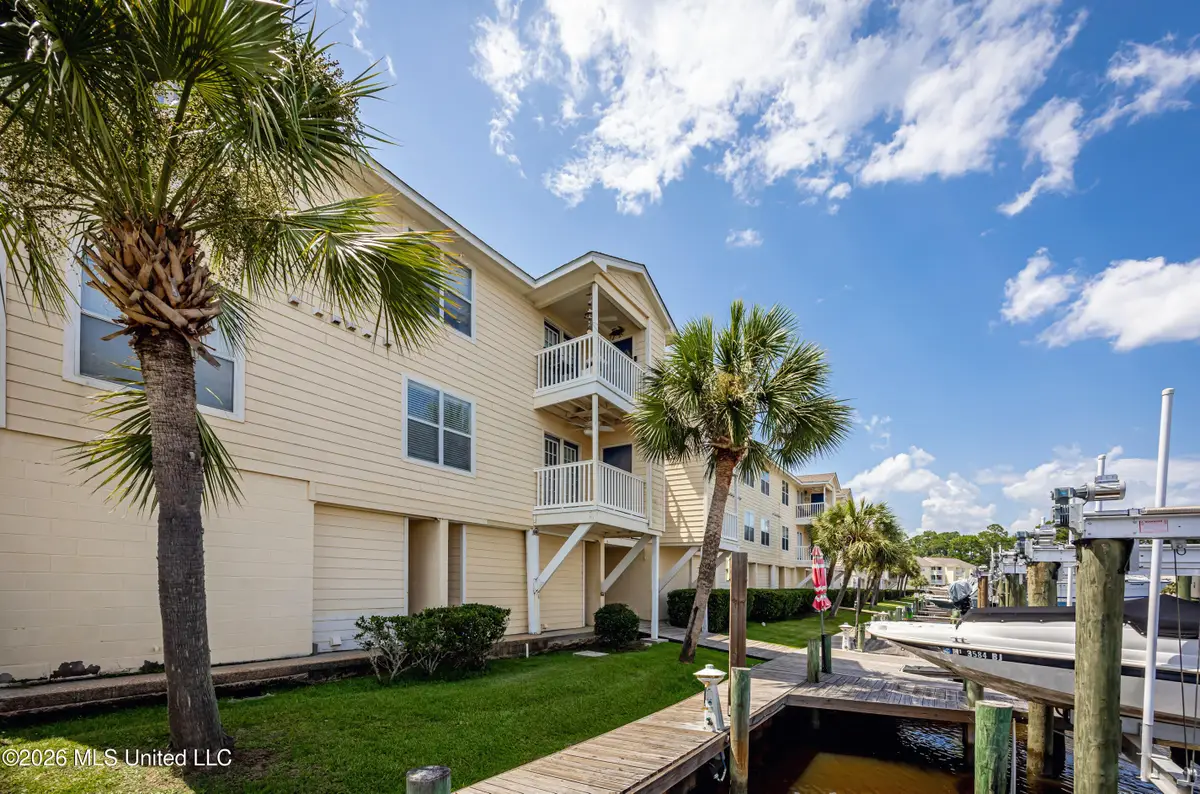 2421 Beachview Drive, Ocean Springs, MS 39564 - #1