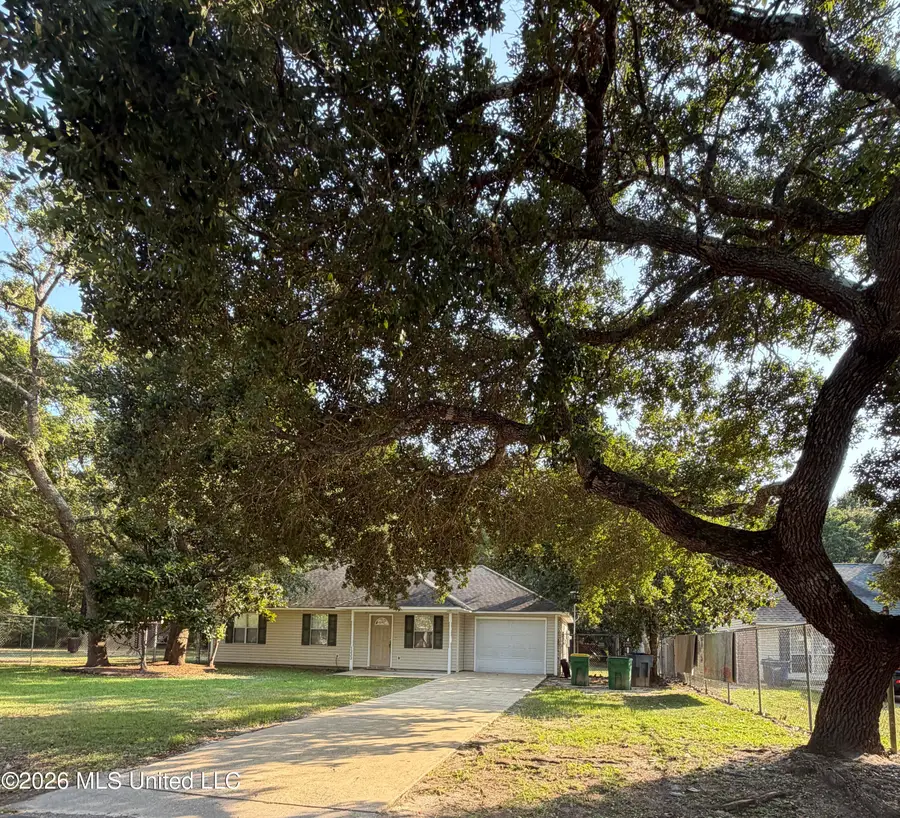 1333 Oak Street, Ocean Springs, MS 39564 - #2