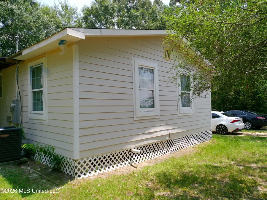 1645 Coy Avenue, Wiggins, MS 39577 - #2