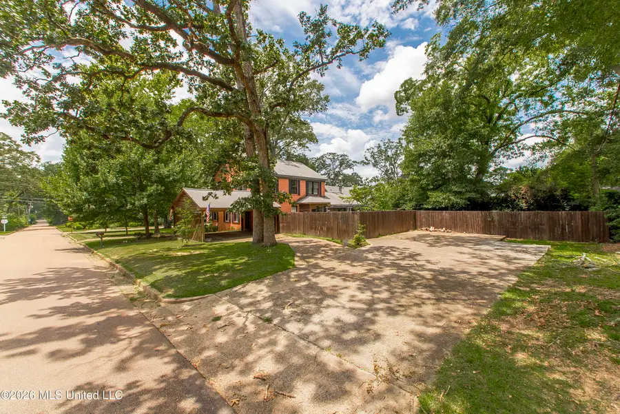 900 N James Avenue, McComb, MS 39648 - #2