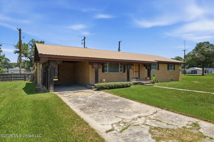 107 W Bell Avenue, Mendenhall, MS 39114 - #3