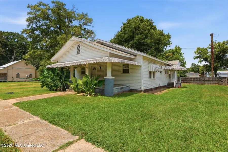 109 W Bell Avenue, Mendenhall, MS 39114 - #3