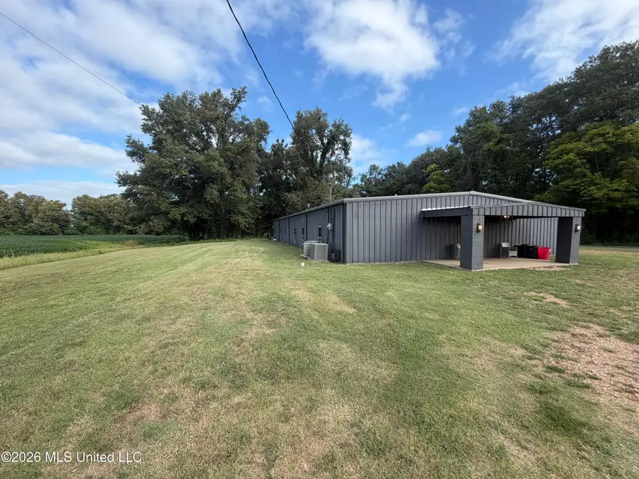 6710 Co Rd 518, Greenwood, MS 38930 - #2