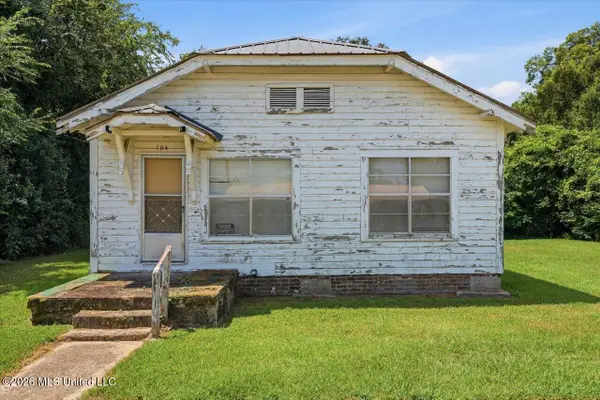 104 W Bell Avenue, Mendenhall, MS 39114