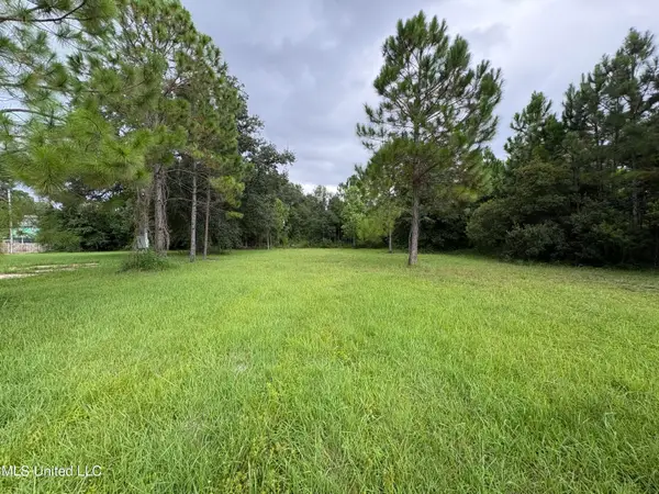 560 Cedar Avenue, Pass Christian, MS 39571