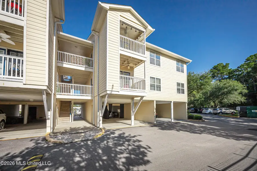 2421 Beachview Drive, Ocean Springs, MS 39564 - #3