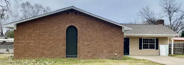 1736 S Pear Lane, Greenville, MS 38703