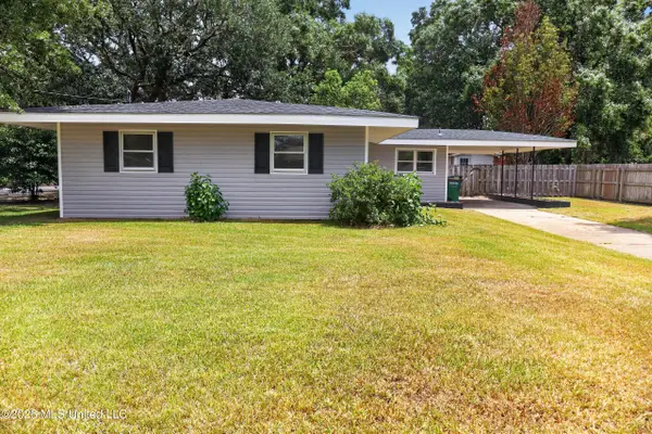 1910 Meadowbrook Street, Pascagoula, MS 39567