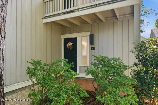 4 Eastbrooke Street, Jackson, MS 39216