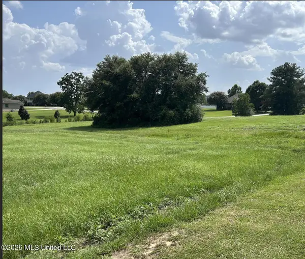 Nhn Shore Crest Circle, Carriere, MS 39426