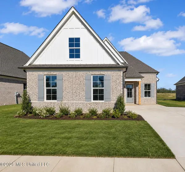 895 Coahoma Court, Nesbit, MS 38651