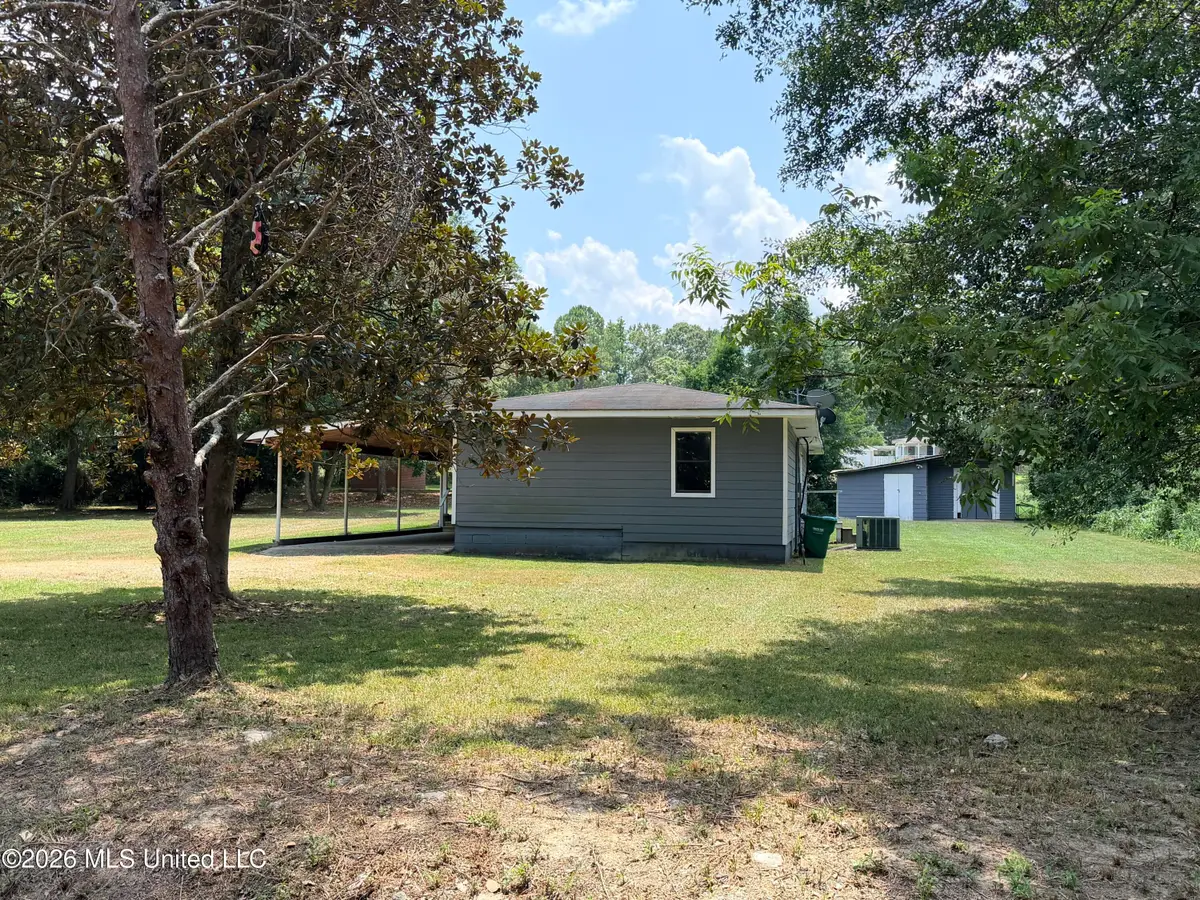809 W Camp Avenue, Lumberton, MS 39455 - #1