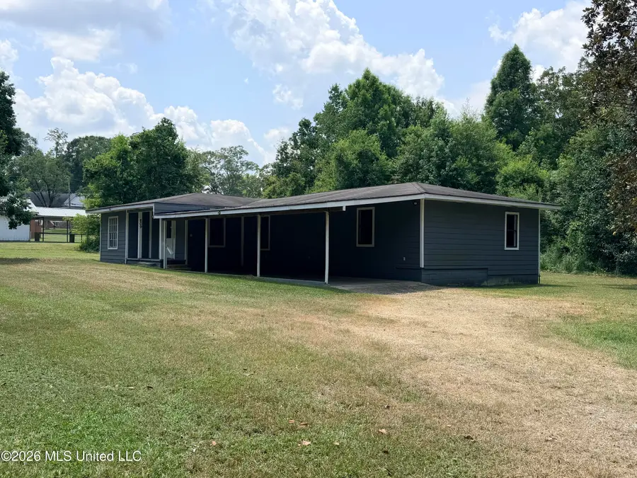 809 W Camp Avenue, Lumberton, MS 39455 - #3