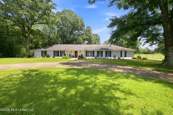 1022 L D White Road, Summit, MS 39666