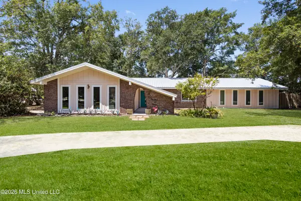1407 Nicholson Avenue, Waveland, MS 39576