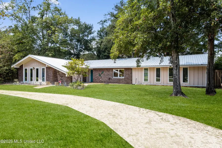 1407 Nicholson Avenue, Waveland, MS 39576 - #3
