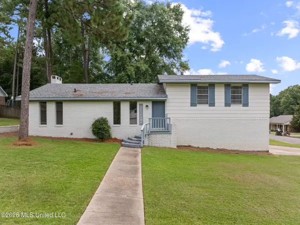 44 Sharmont Drive, Hattiesburg, MS 39402
