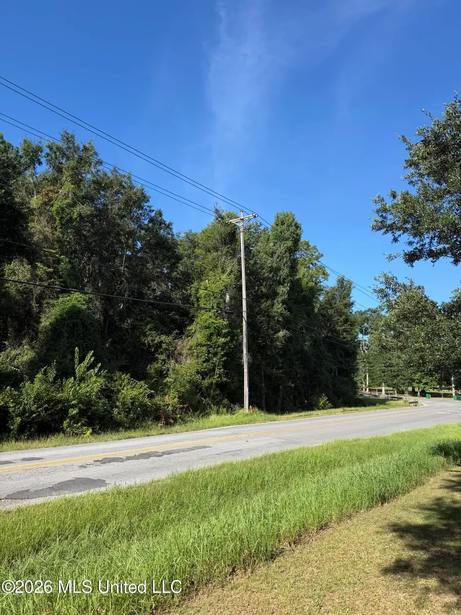 8120 Daisy Vestry Road, Biloxi, MS 39532 - #3