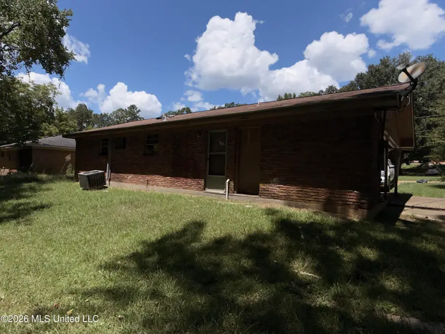 118 W Maple Street, Hazlehurst, MS 39083 - #3