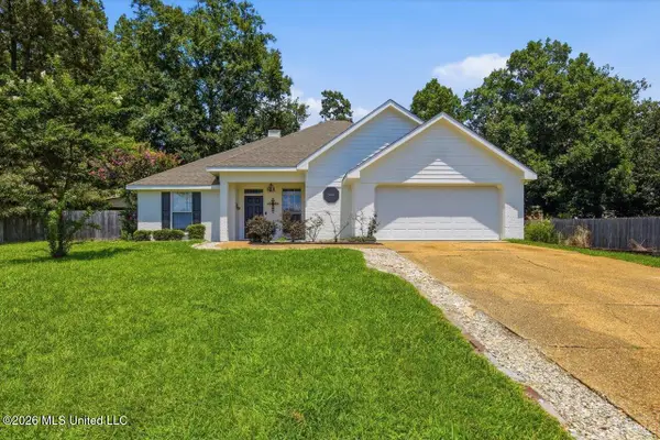 906 Oakwood Cove, Pearl, MS 39208