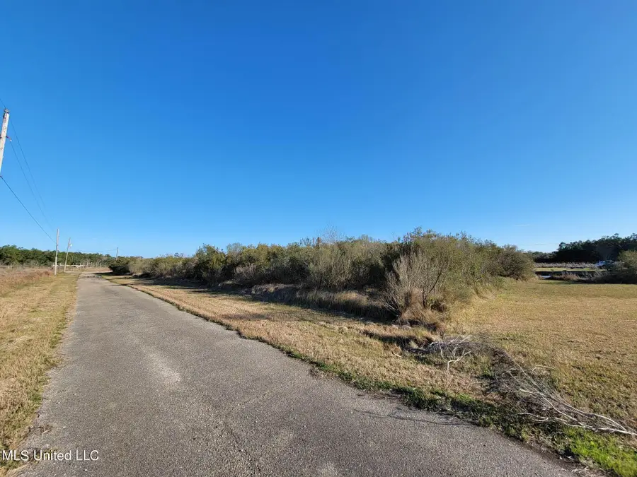9043 St Ann Drive, Bay Saint Louis, MS 39520 - #3