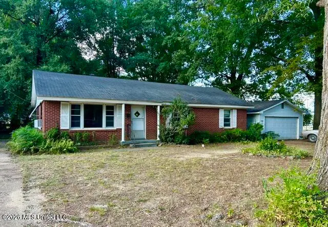 314 Porter Street, Senatobia, MS 38668 - #2