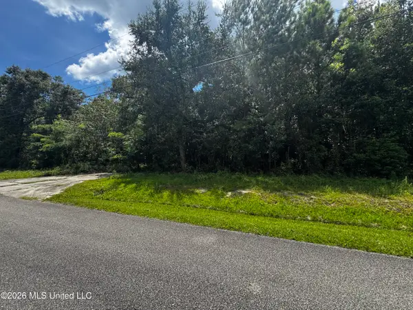601 Brown Avenue, Waveland, MS 39576