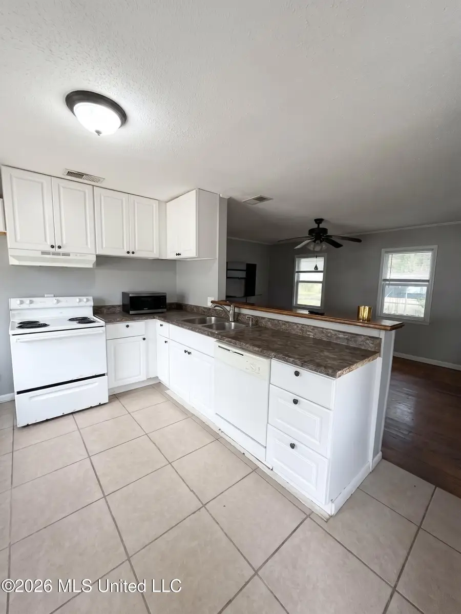 1906 Harrison Avenue, Pascagoula, MS 39567 - #3