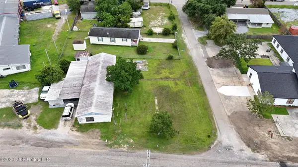 2304 Mclaurin Street, Waveland, MS 39576