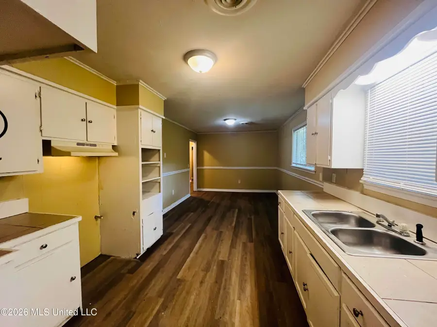 1368 Dorgan Street, Jackson, MS 39204 - #3