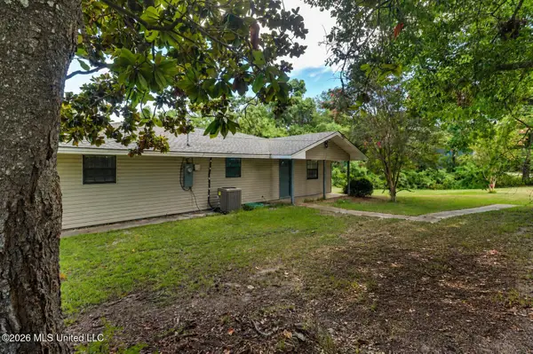 101 Saint Charles Avenue, Long Beach, MS 39560