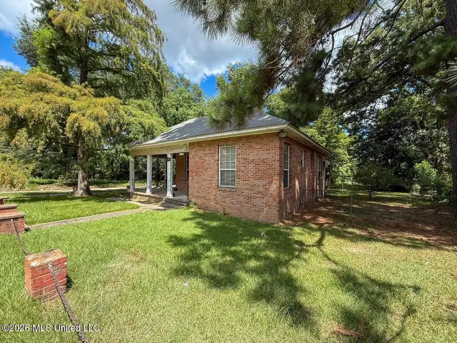 703 Avenue E, McComb, MS 39648 - #2