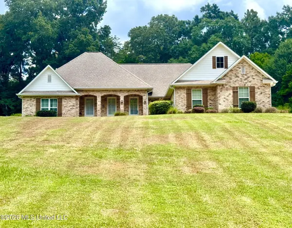 11 Country Squire Road, Natchez, MS 39120