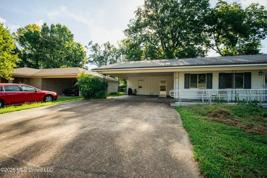2044 Country Club Drive, Yazoo City, MS 39194 - #2