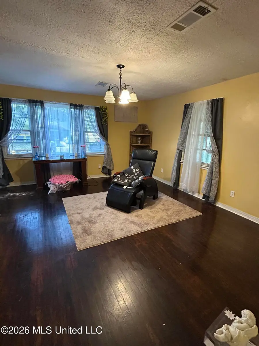 404 Evergreen Drive, Aberdeen, MS 39730 - #2