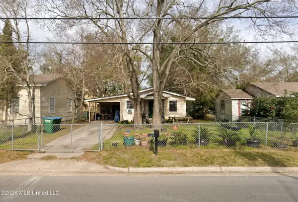 1307 Live Oak Avenue, Pascagoula, MS 39567