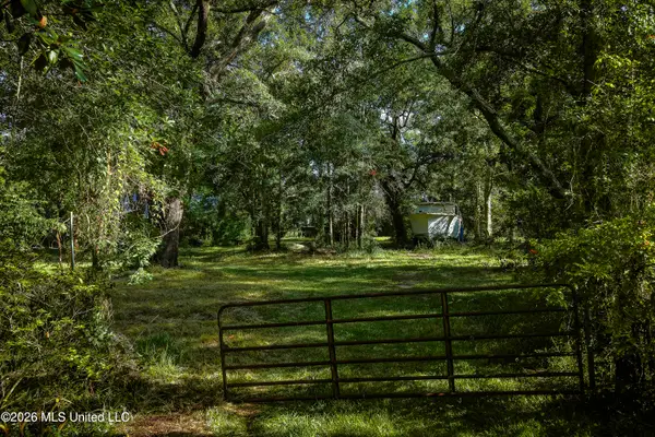 3521 Government Street, Ocean Springs, MS 39564