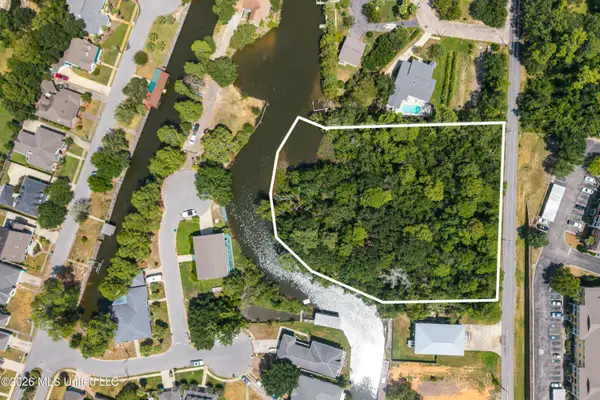 W Magnolia Street, Gulfport, MS 39507