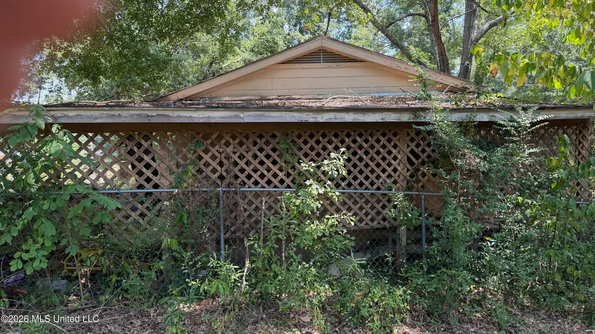 735 Seminole Avenue, Grenada, MS 38901 - #1